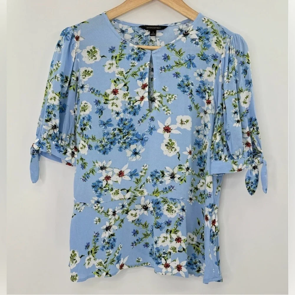 Banana Republic Floral Keyhole Peplum Top In Light Blue With Tie Sleeves